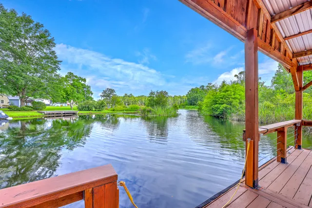 $1,000,000 | 126 Fire Lane, Cross, SC 29436