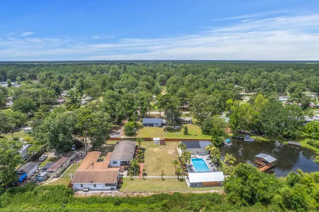 $1,000,000 | 126 Fire Lane, Cross, SC 29436