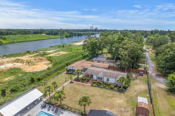 $950,000 | 126 Fire Lane, Cross, SC 29436