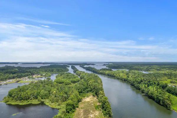 $950,000 | 126 Fire Lane, Cross, SC 29436