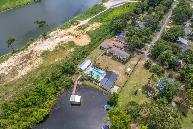 $1,000,000 | 126 Fire Lane, Cross, SC 29436