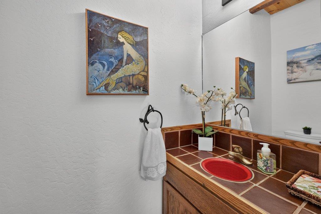 355 Valencia Road Aptos, CA 95003 - Photo 14 of 39
