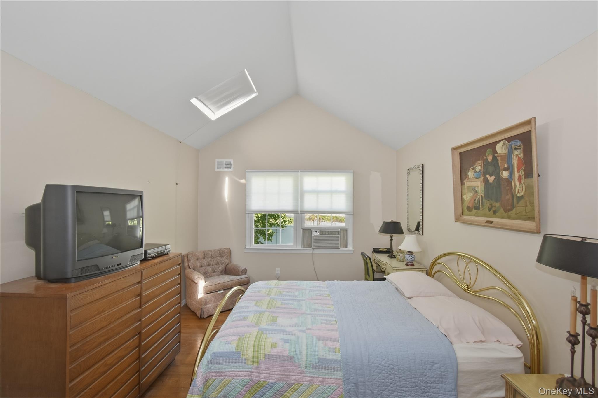 25 Brookfield Road Mount Vernon, NY 10552 - Photo 15 of 28 Actual Bedroom