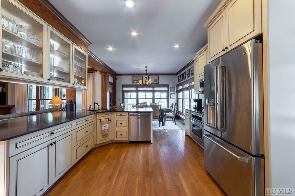 23 Drystack Way Cashiers, NC 28717 - Photo 4 of 19 Gallery Image 4