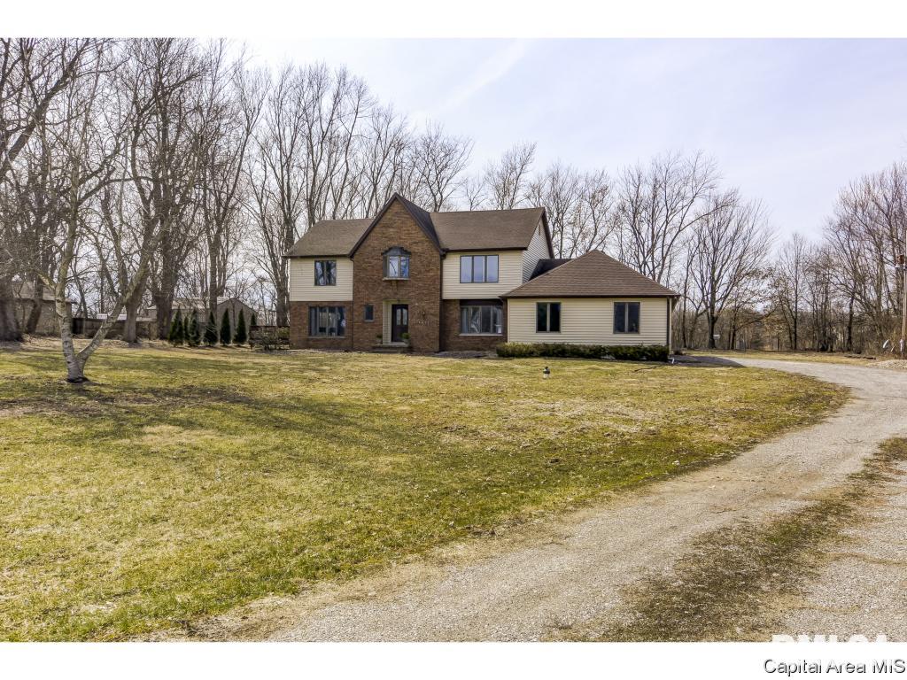 8231 South Vigal Road Pawnee, IL 62558 - Photo 3 of 36