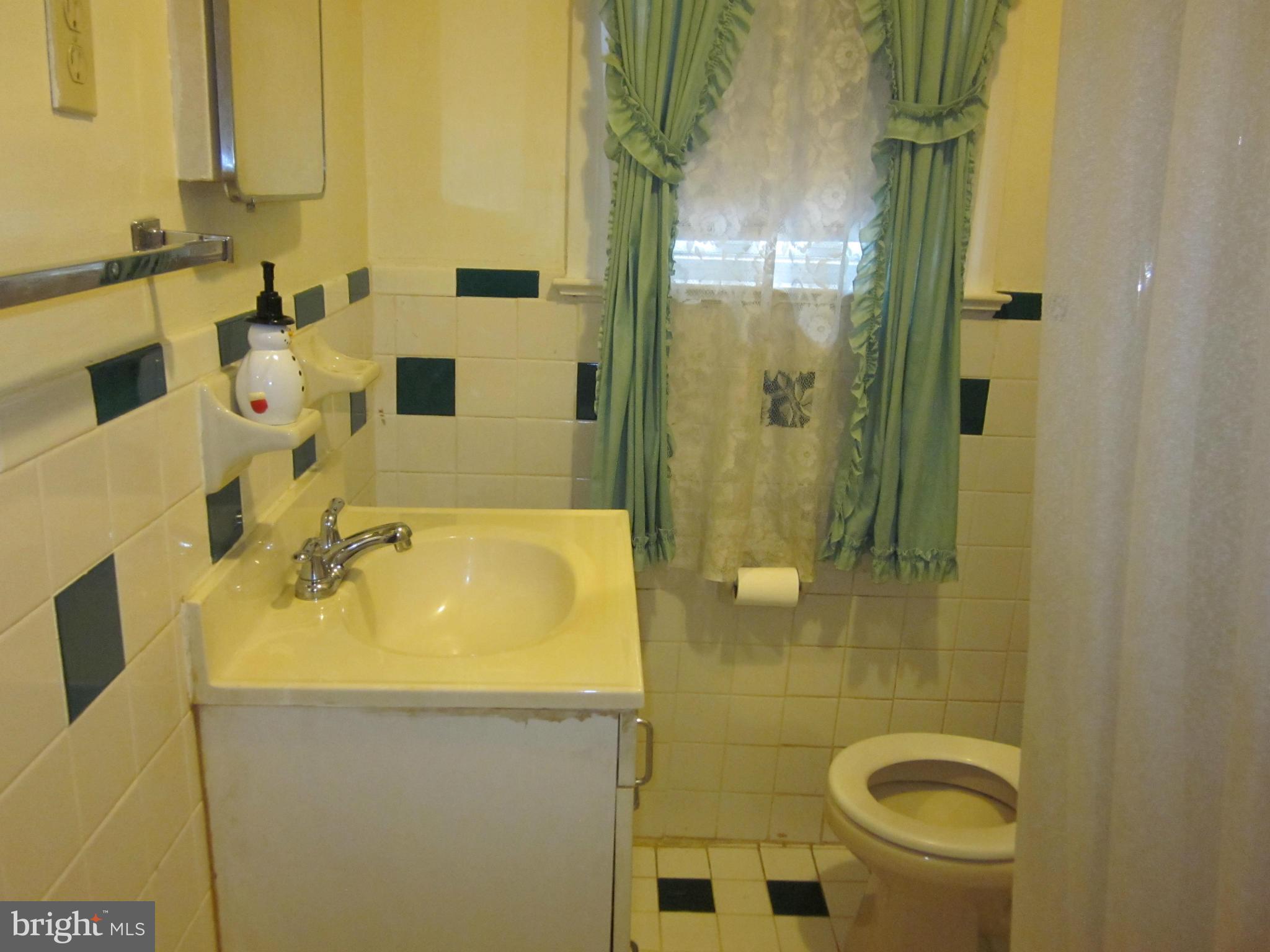 2700 1st Road North Arlington, VA 22201 - Photo 9 of 20 Bath