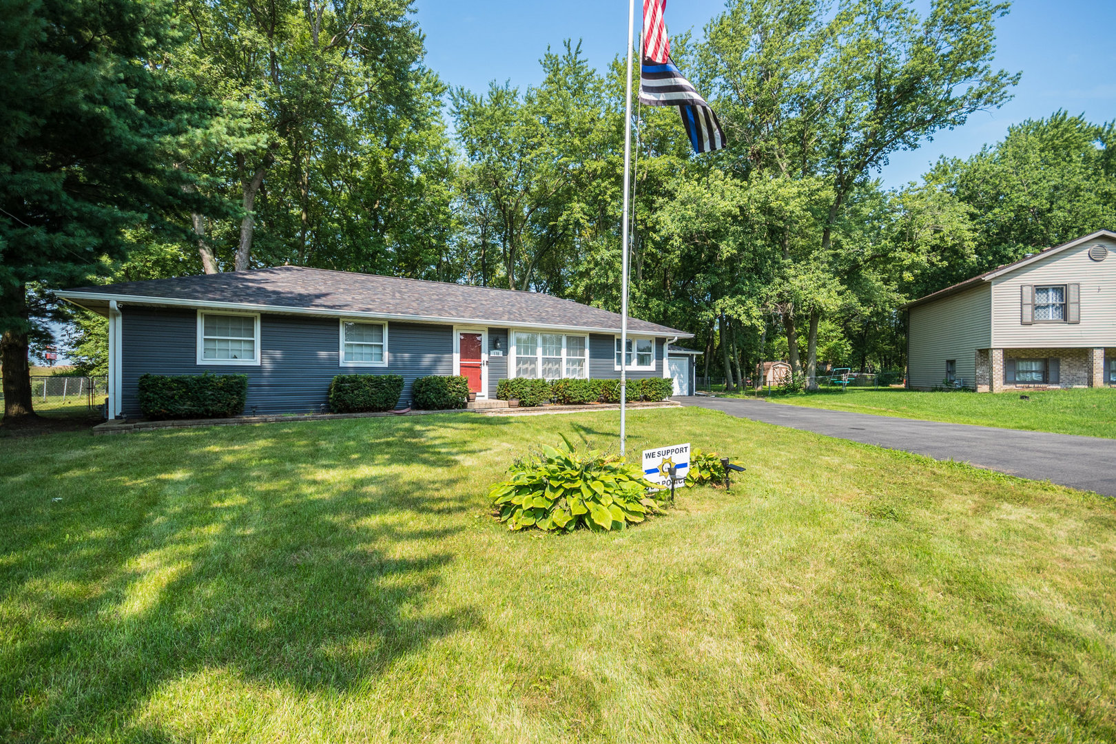 138 Countryside Court Braidwood, IL 60408 - Photo 2 of 26