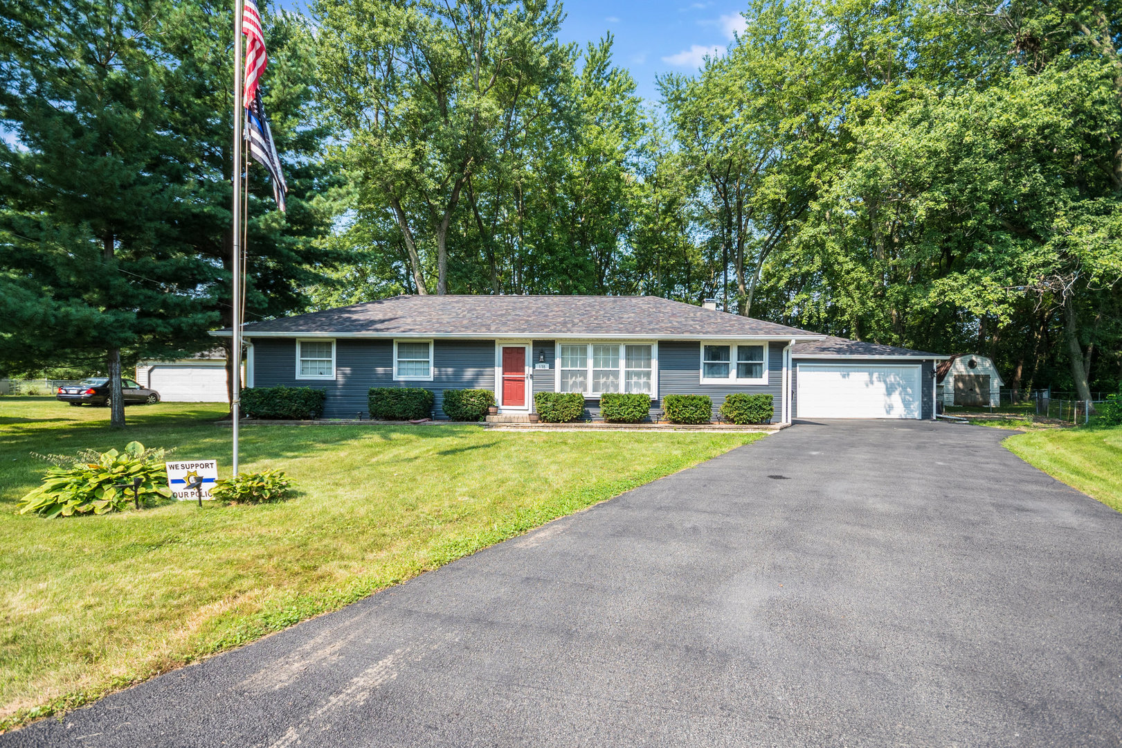 138 Countryside Court Braidwood, IL 60408 - Photo 3 of 26