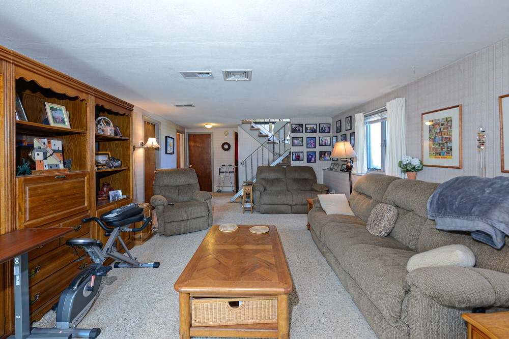 303 Middle Road Portsmouth, RI 02871 - Photo 27 of 32