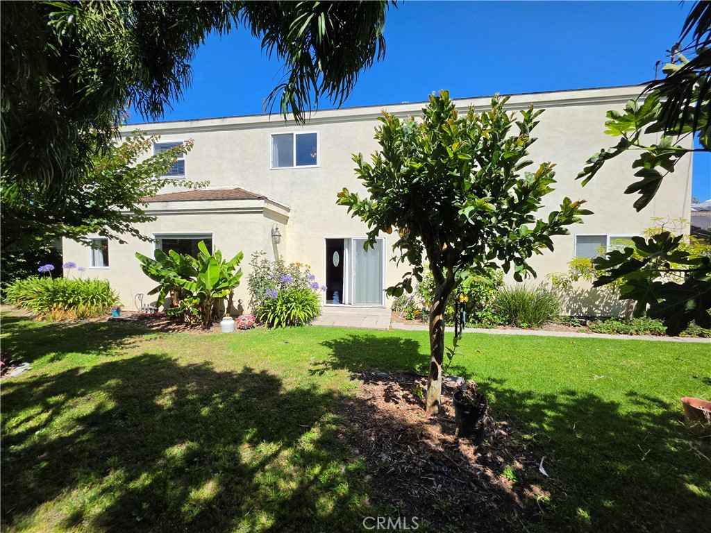 11541 Donovan Road Rossmoor, CA 90720 - Photo 39 of 51 Rear west side of house