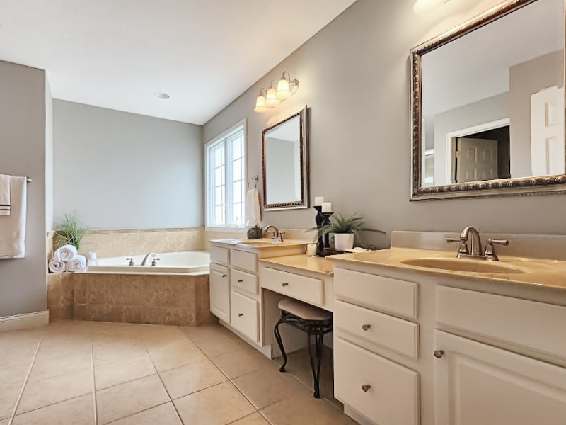 989 Balsam Road Normal, IL 61761 - Photo 26 of 37 Gallery Image 26