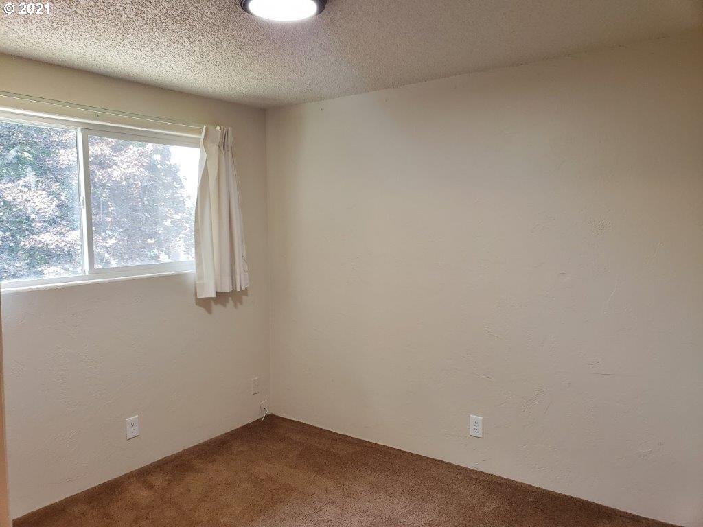 4050 Southway Loop Springfield, OR 97478 - Photo 12 of 17