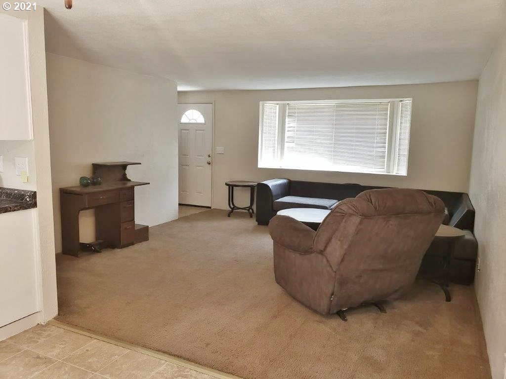4050 Southway Loop Springfield, OR 97478 - Photo 4 of 17