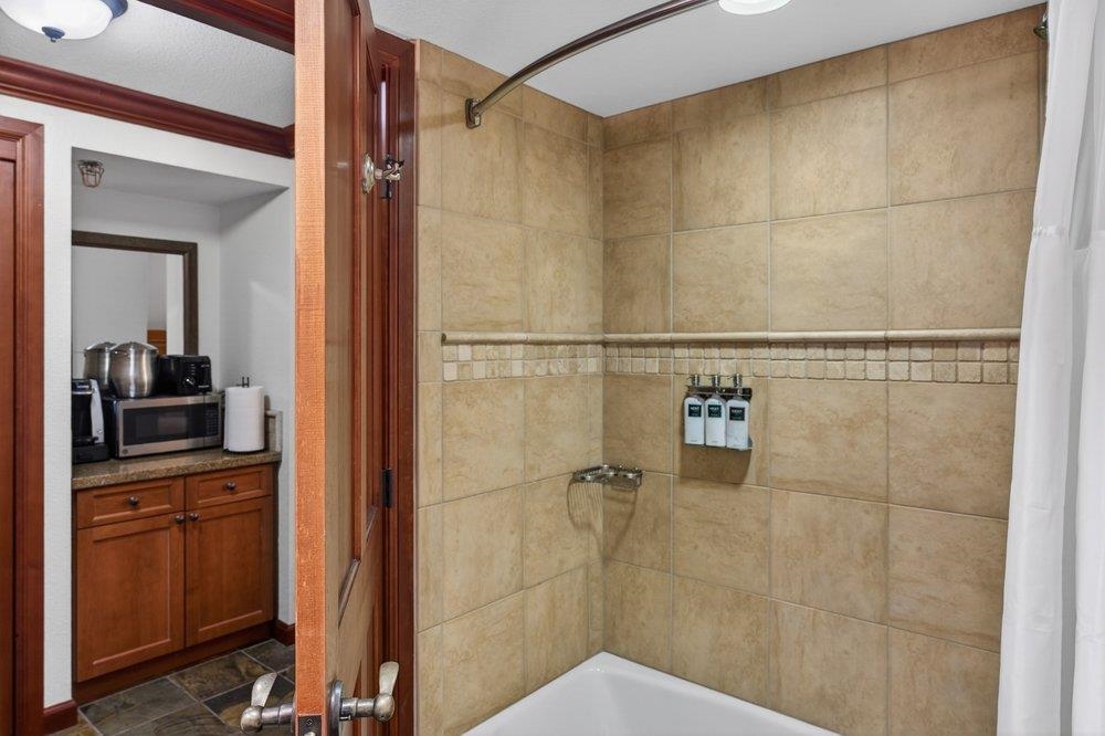 400 Resort Road, Unit 537539 Olympic Valley, CA 96146 - Photo 23 of 28