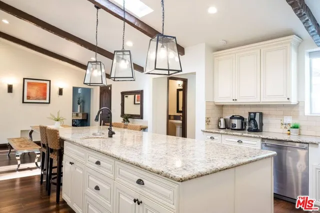 $11,450 | 4555 Mariota Avenue, Toluca Lake, CA 91602