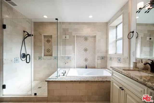 $11,450 | 4555 Mariota Avenue, Toluca Lake, CA 91602