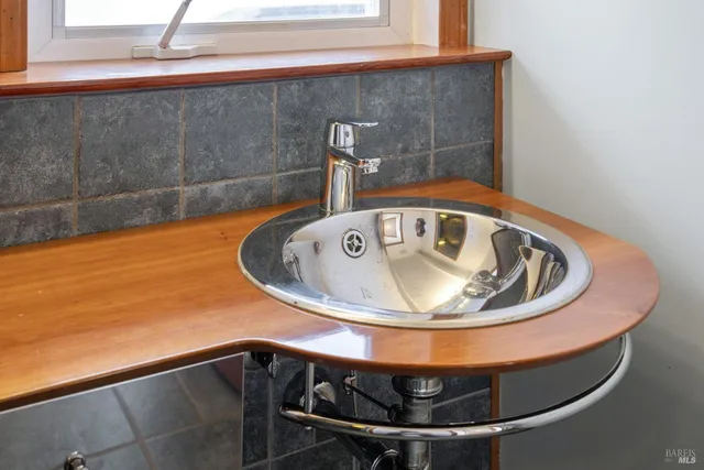 a view of washer and dryer