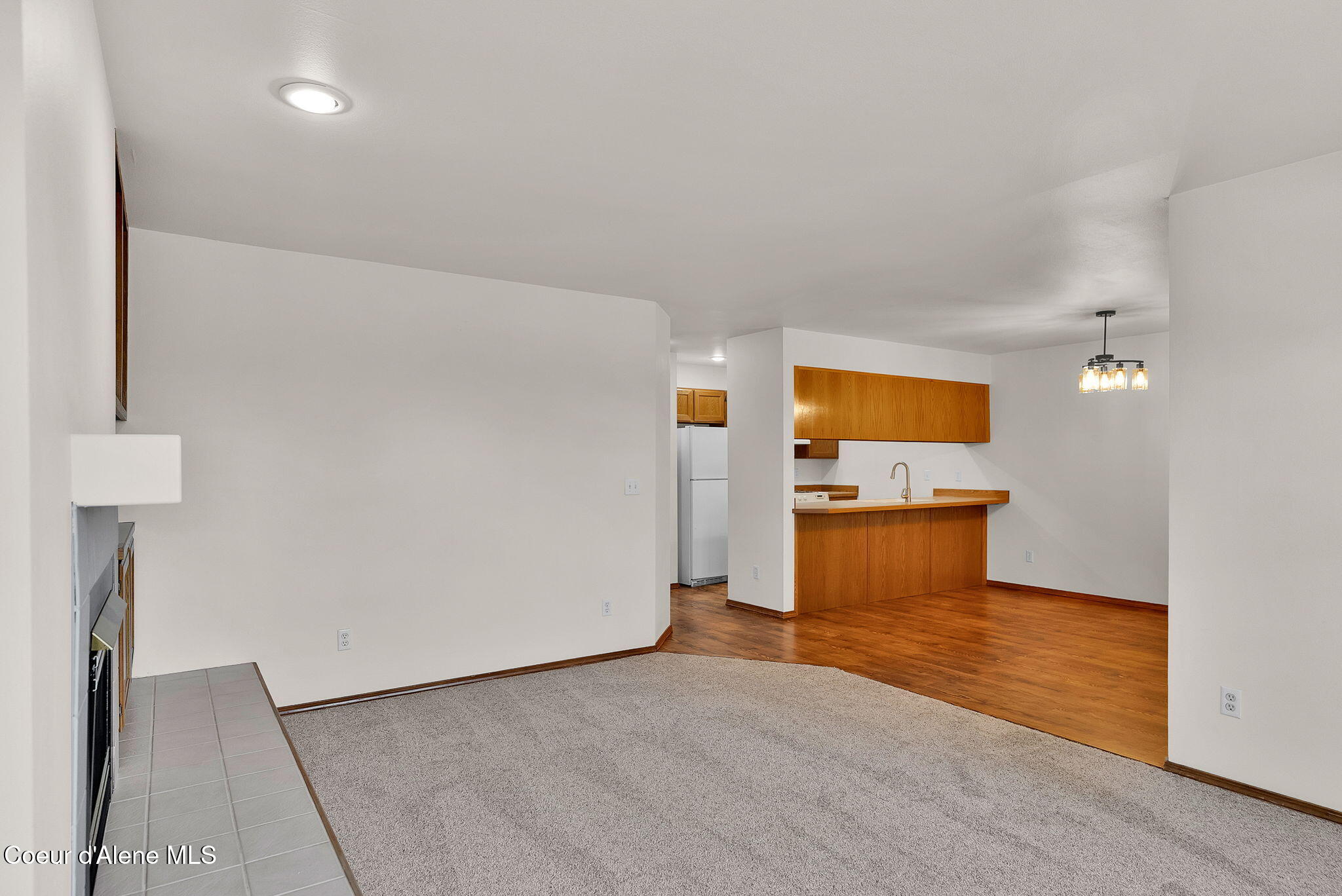 8233 North Ridgewood Drive, Unit 4 Hayden, ID 83835 - Photo 11 of 50 Living Room