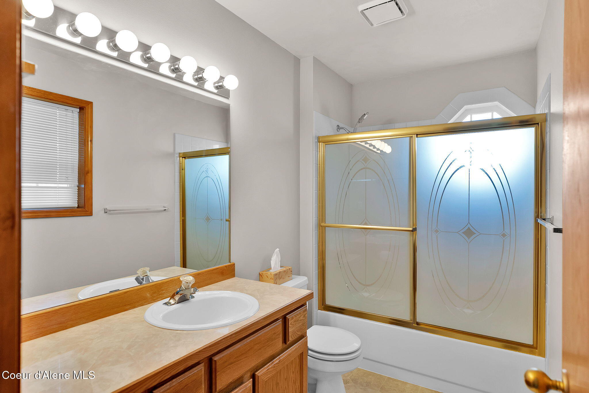 8233 North Ridgewood Drive, Unit 4 Hayden, ID 83835 - Photo 22 of 50 Primary Bathroom