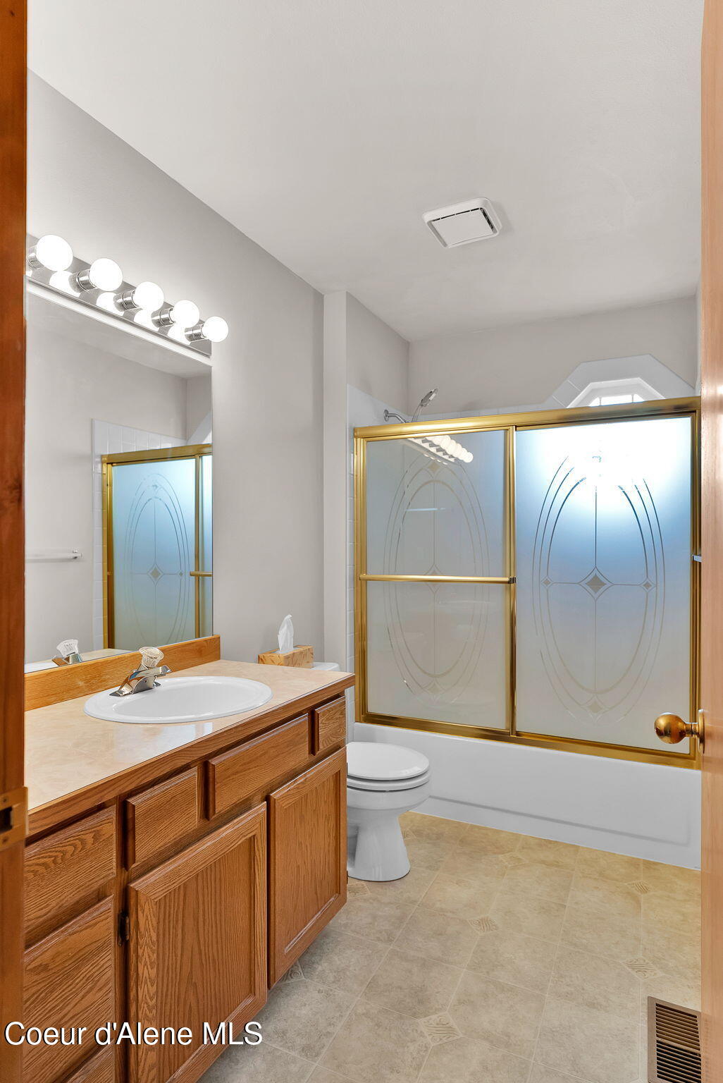 8233 North Ridgewood Drive, Unit 4 Hayden, ID 83835 - Photo 23 of 50 Primary Bathroom