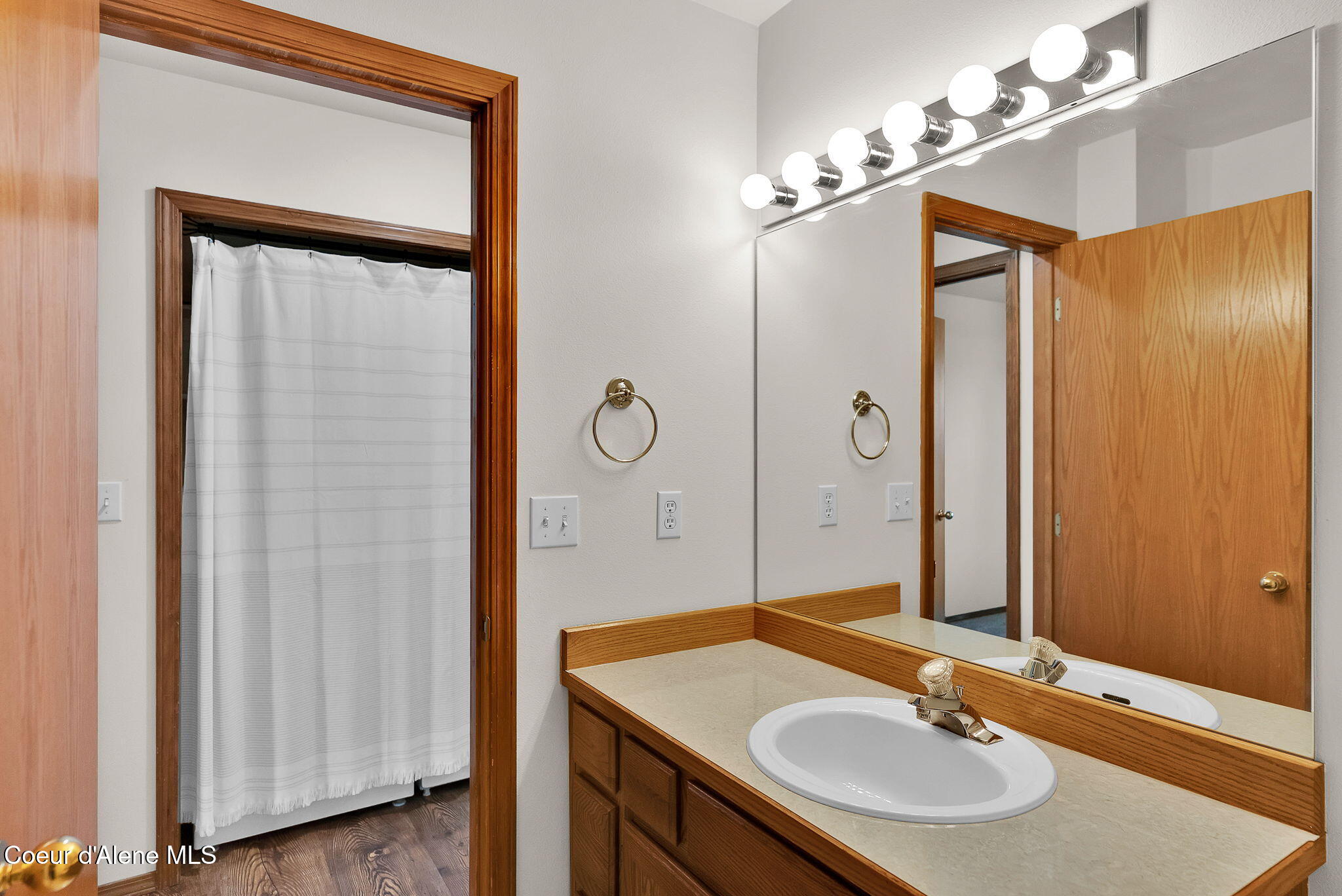 8233 North Ridgewood Drive, Unit 4 Hayden, ID 83835 - Photo 31 of 50 Bathroom 2