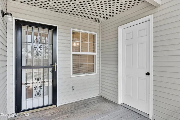 $299,000 | 8233 North Ridgewood Drive, Unit 4, Hayden, ID 83835