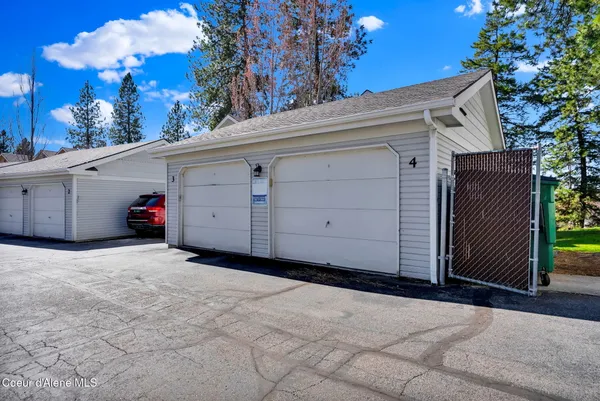 $299,000 | 8233 North Ridgewood Drive, Unit 4, Hayden, ID 83835