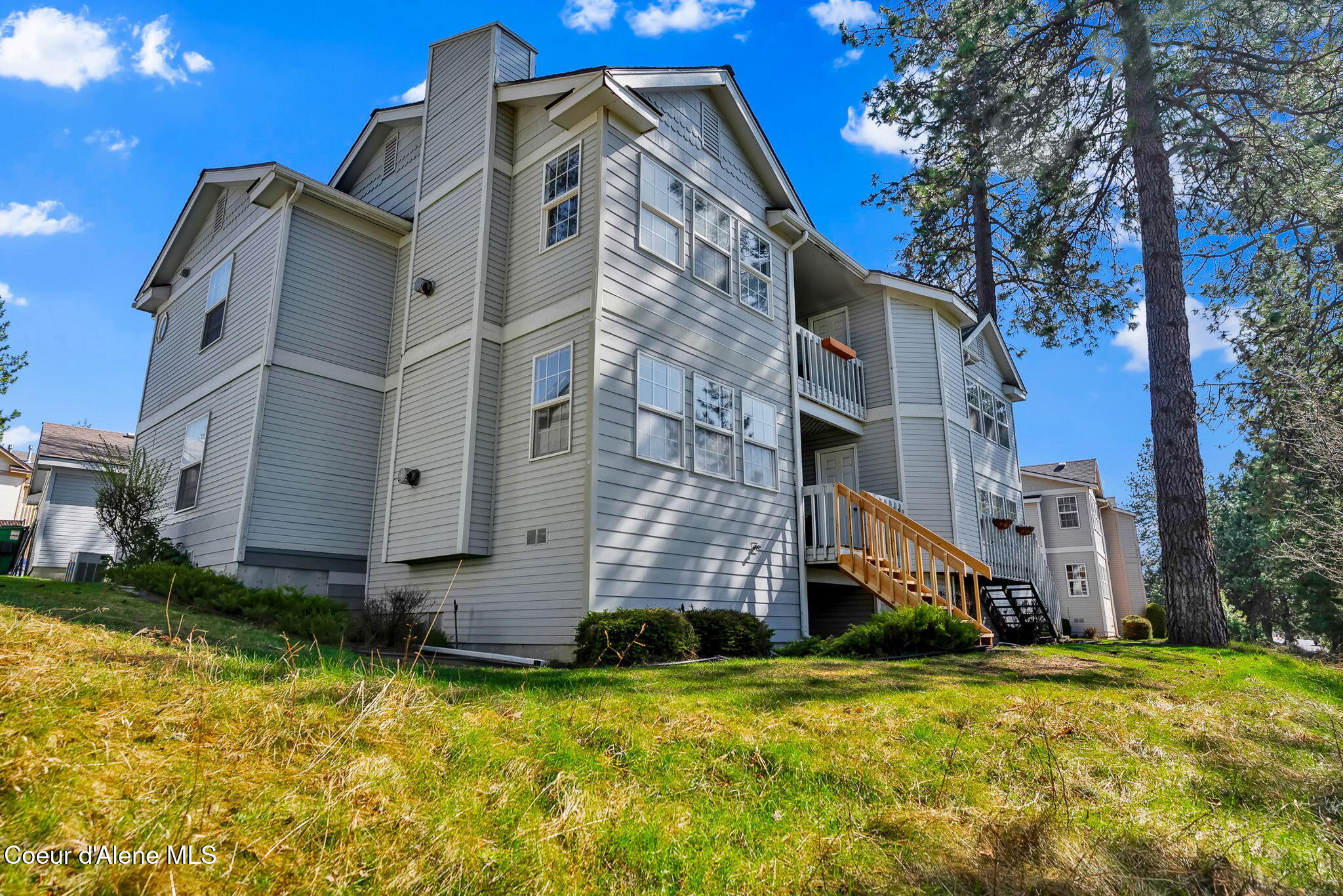 8233 North Ridgewood Drive, Unit 4 Hayden, ID 83835 - Photo 47 of 50 Back of Condo