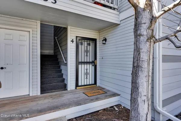 $299,000 | 8233 North Ridgewood Drive, Unit 4, Hayden, ID 83835