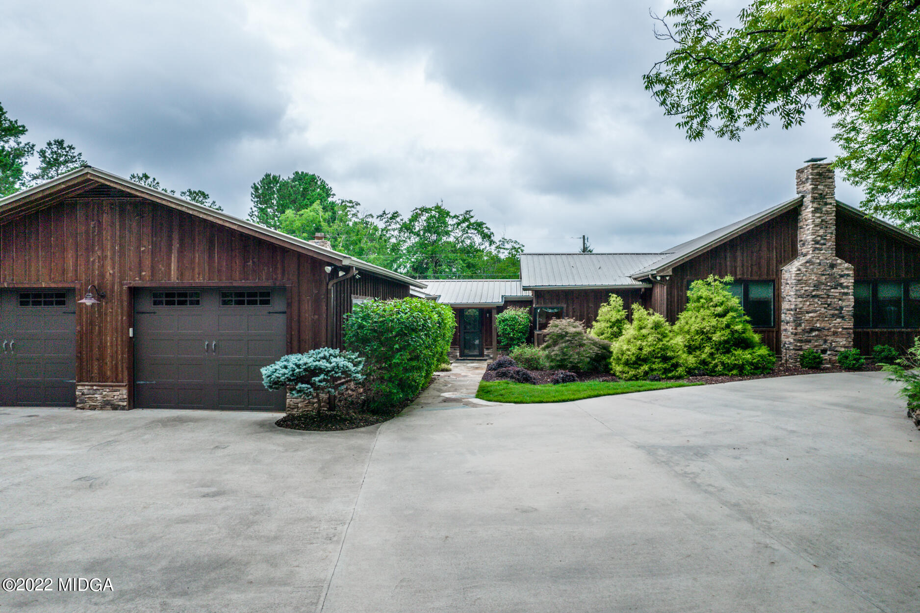 265 Blount Road Forsyth, GA 31029 - Photo 13 of 70 a front view of a house with a yard