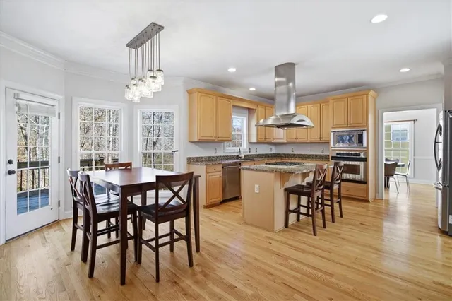 a view of livingroom with furniture and ceiling fan