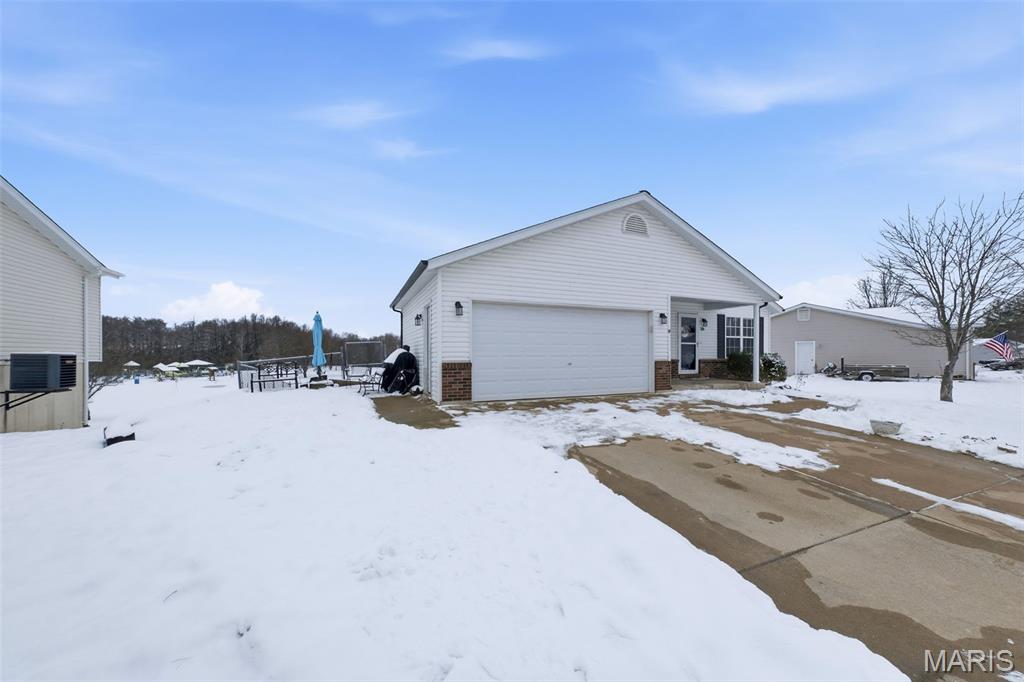 220 Beech Tree Drive Troy, MO 63379 - Photo 3 of 42