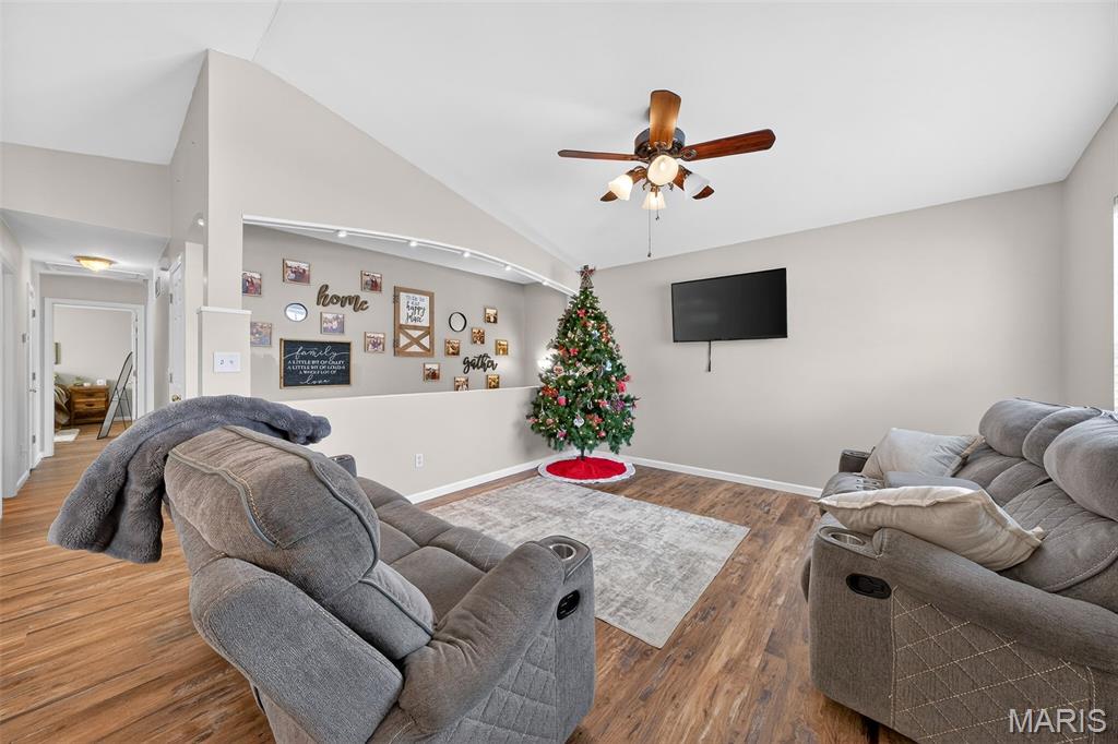 220 Beech Tree Drive Troy, MO 63379 - Photo 7 of 42