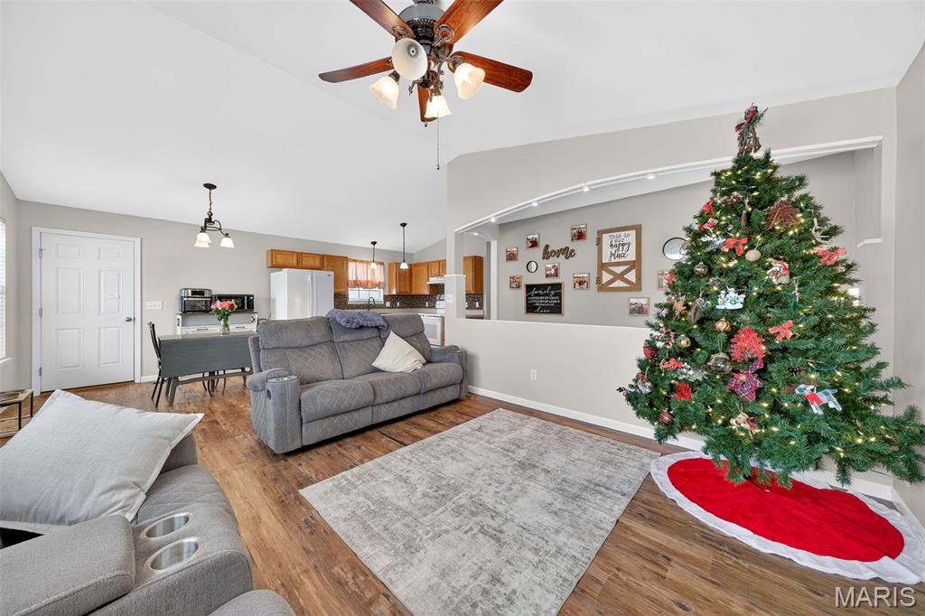 220 Beech Tree Drive Troy, MO 63379 - Photo 9 of 42