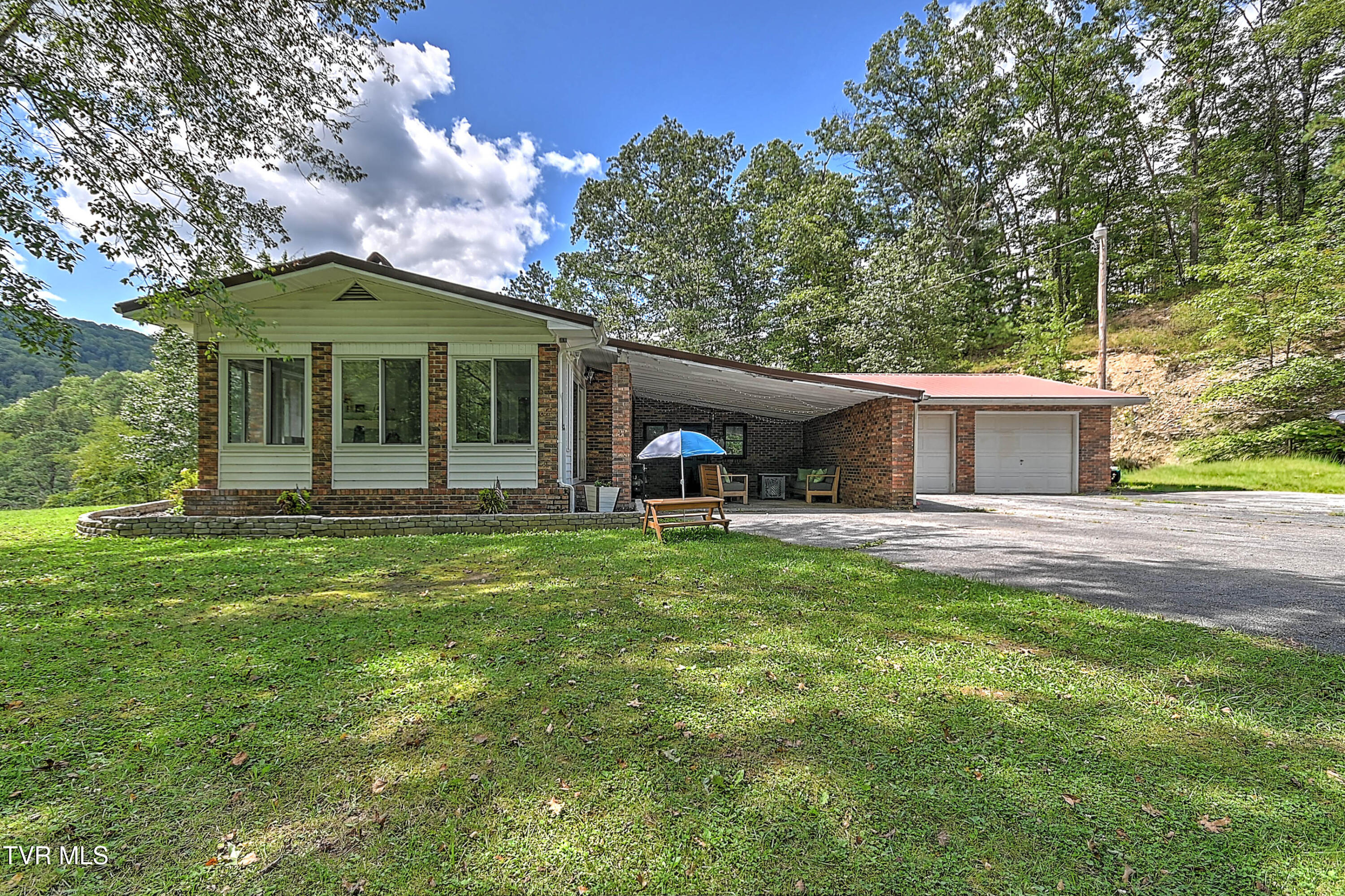 359 Maple Gap Road Swords Creek, VA 24649 - Photo 4 of 49 359 Maple Gap Rd AB-43