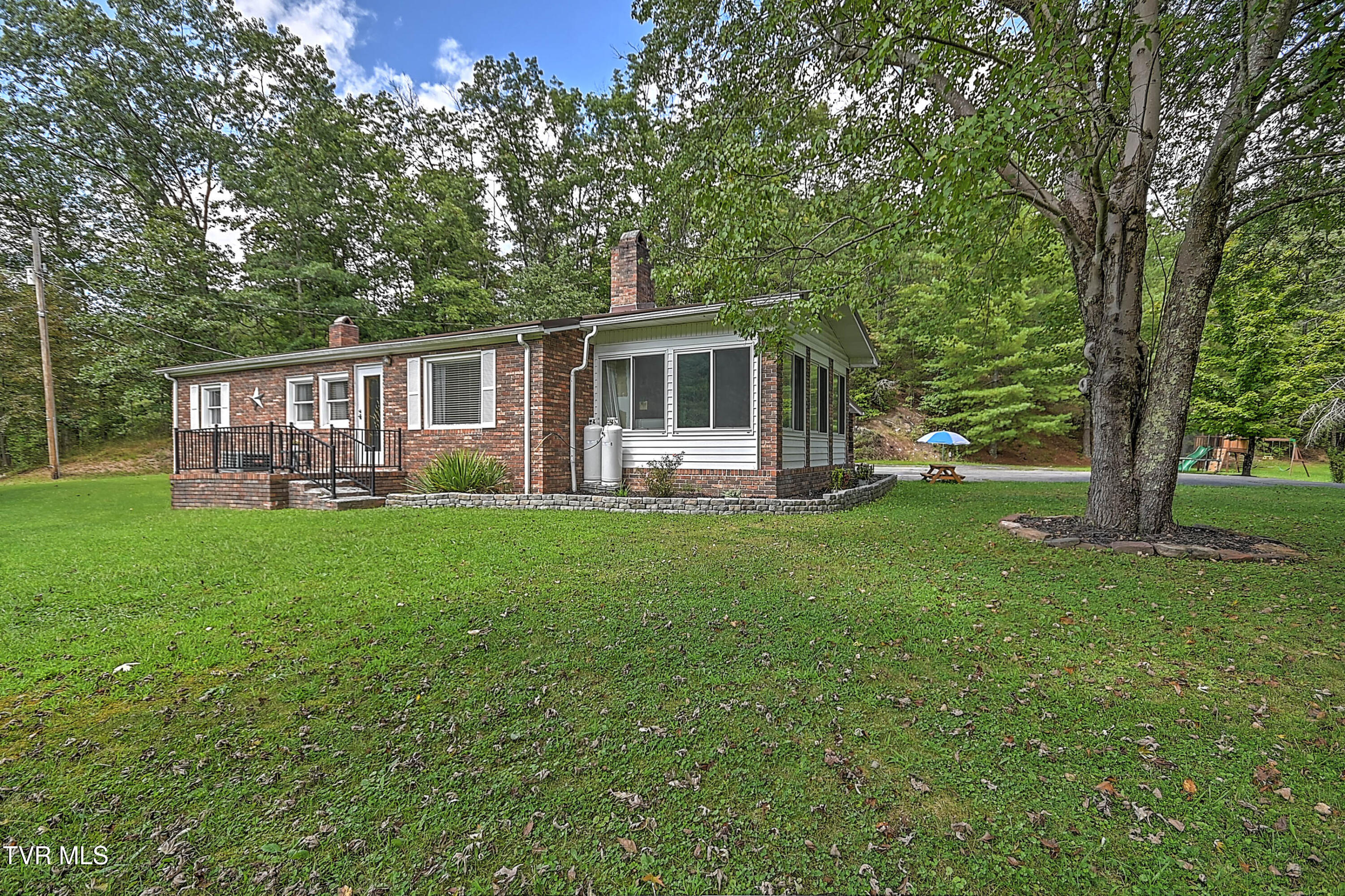 359 Maple Gap Road Swords Creek, VA 24649 - Photo 5 of 49 359 Maple Gap Rd AB-42