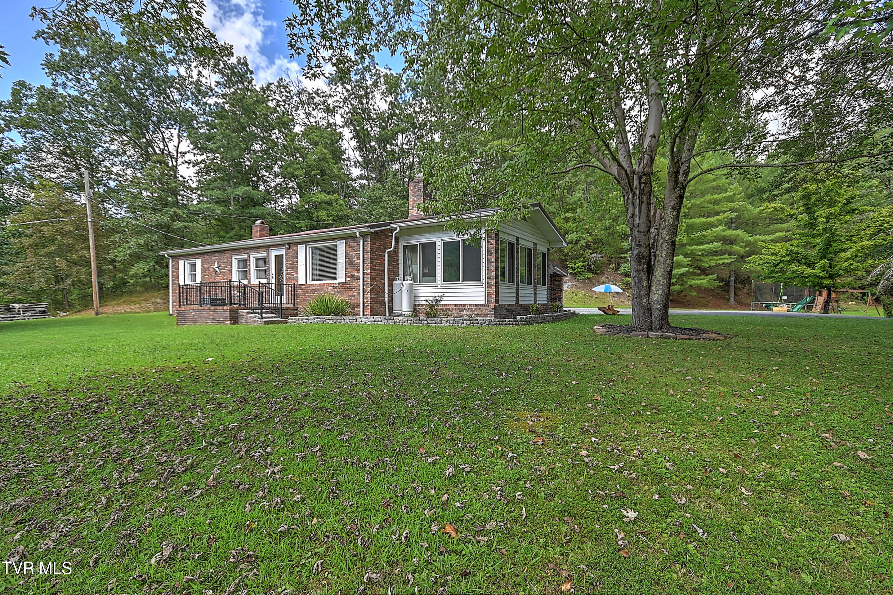 359 Maple Gap Road Swords Creek, VA 24649 - Photo 6 of 49 359 Maple Gap Rd AB-41