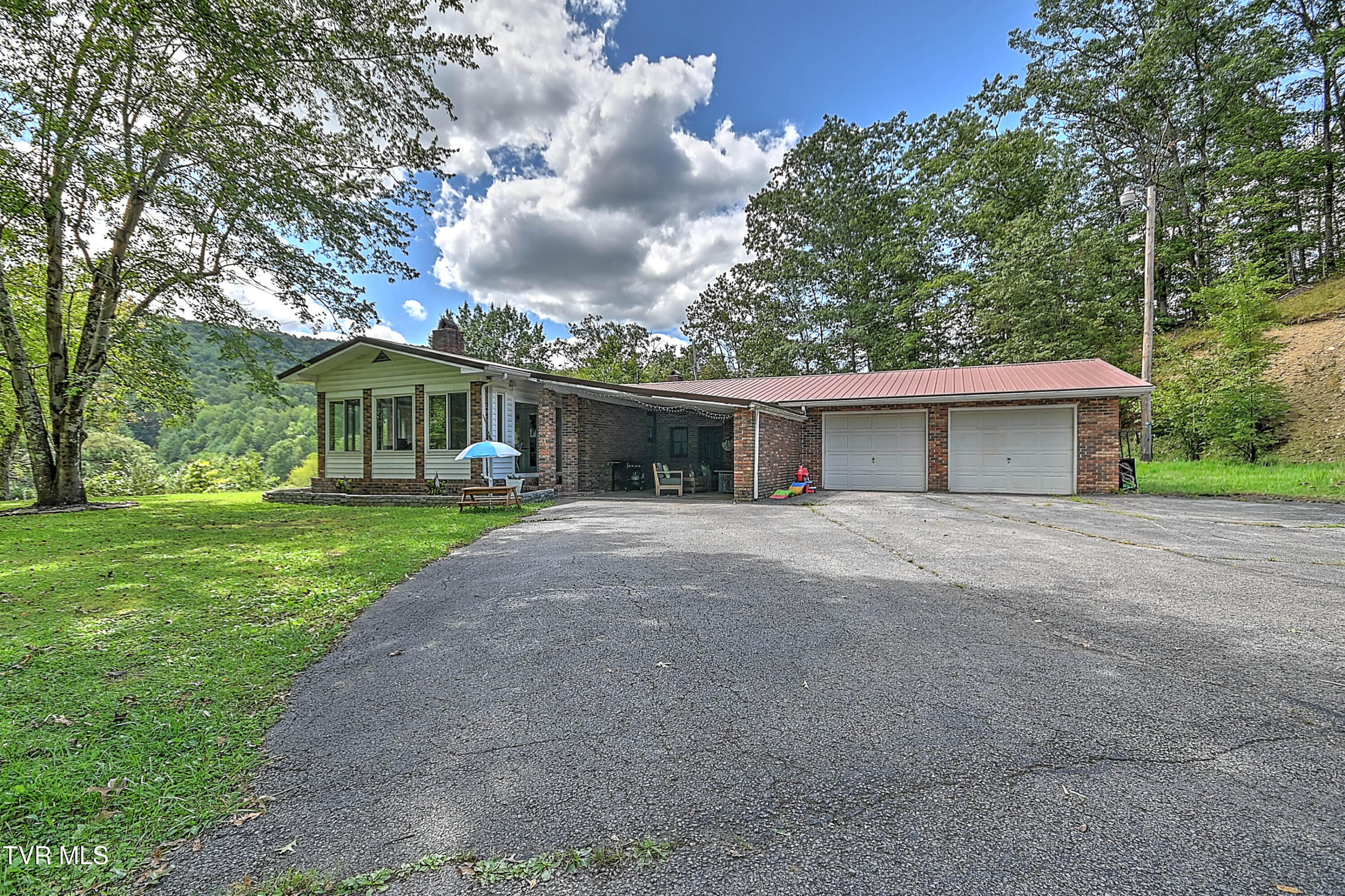 359 Maple Gap Road Swords Creek, VA 24649 - Photo 7 of 49 359 Maple Gap Rd AB-44