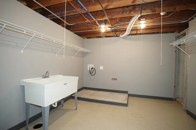 $3,000 | 6092 Cleveland Street, Merrillville, IN 46410