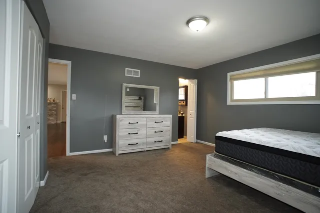 $3,000 | 6092 Cleveland Street, Merrillville, IN 46410