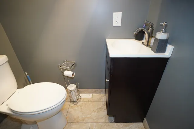 $3,000 | 6092 Cleveland Street, Merrillville, IN 46410