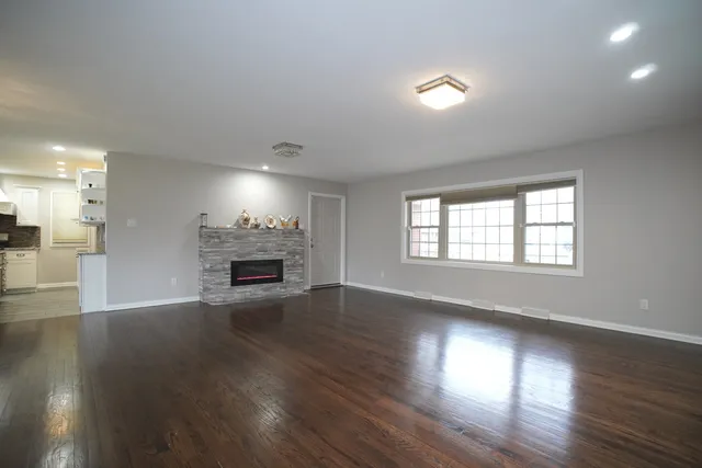 $3,000 | 6092 Cleveland Street, Merrillville, IN 46410