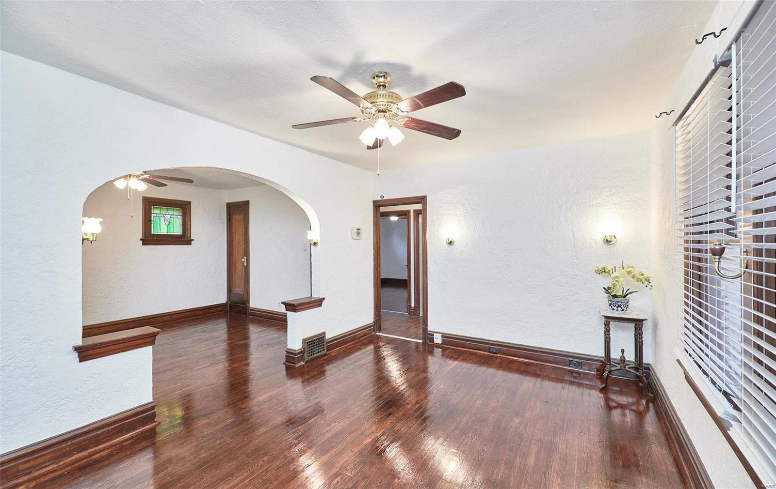 3828 Morgan Ford Road St. Louis, MO 63116 - Photo 11 of 54 Gallery Image 11