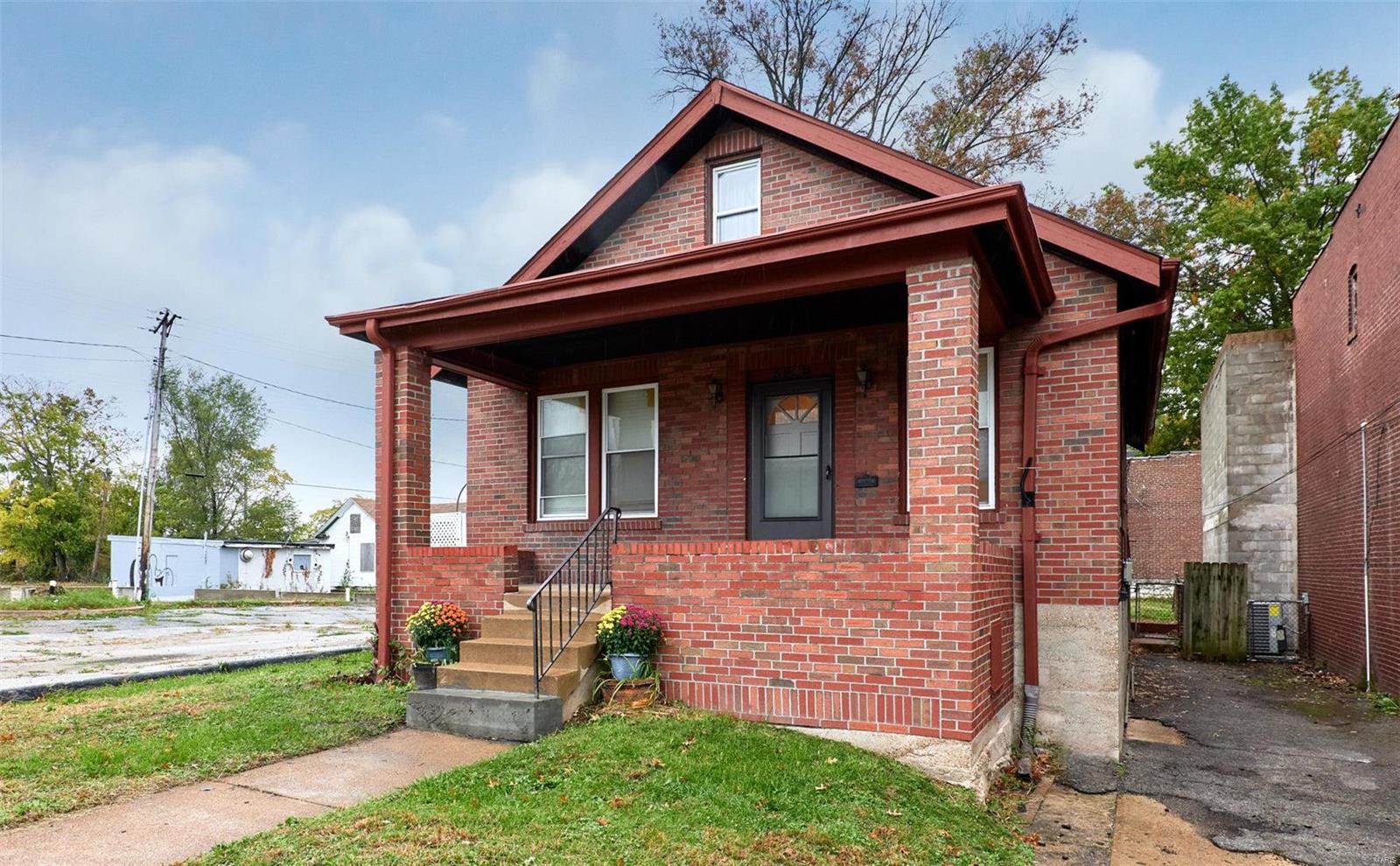 3828 Morgan Ford Road St. Louis, MO 63116 - Photo 2 of 54 Gallery Image 2