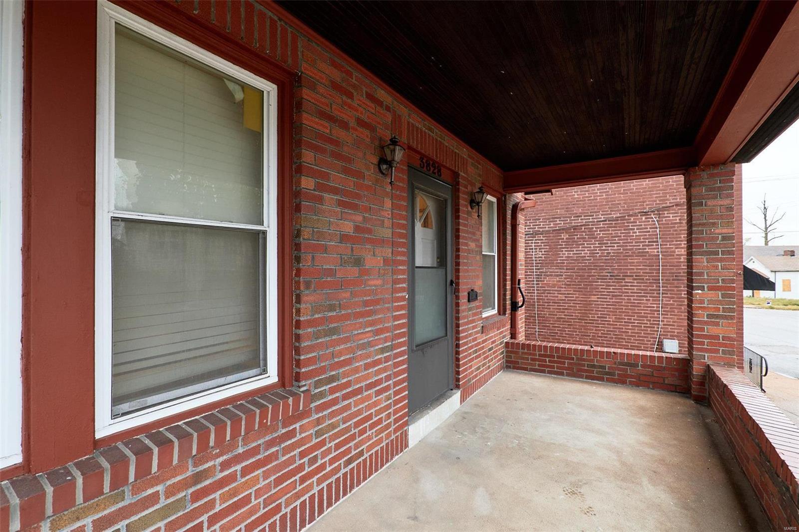 3828 Morgan Ford Road St. Louis, MO 63116 - Photo 5 of 54 Gallery Image 5