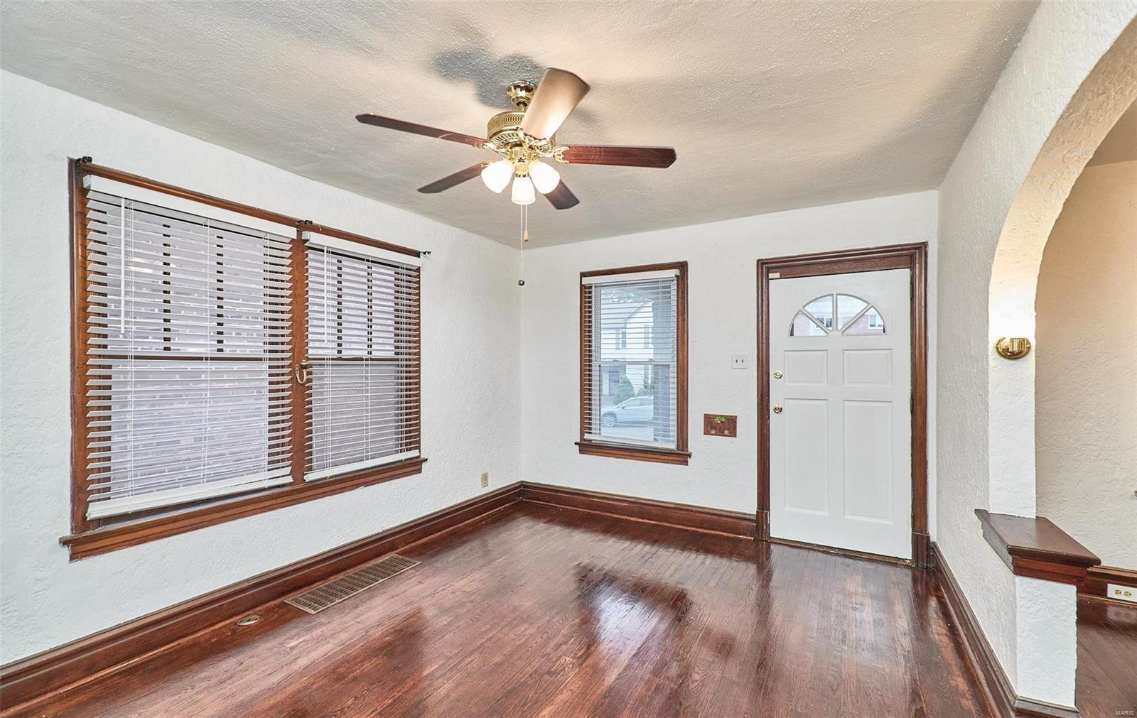 3828 Morgan Ford Road St. Louis, MO 63116 - Photo 7 of 54 Gallery Image 7