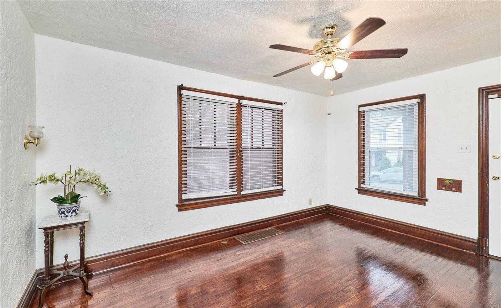 3828 Morgan Ford Road St. Louis, MO 63116 - Photo 8 of 54 Gallery Image 8