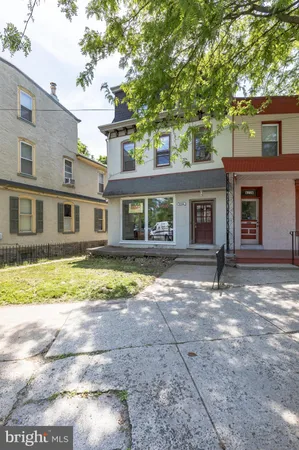 $1,700 | 6234 Ridge Avenue, Unit 2, Philadelphia, PA 19128