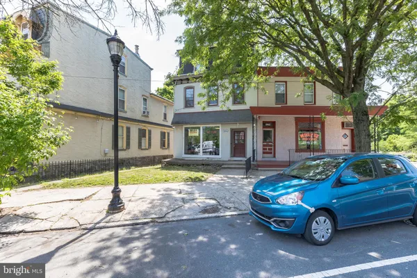 $1,700 | 6234 Ridge Avenue, Unit 2, Philadelphia, PA 19128