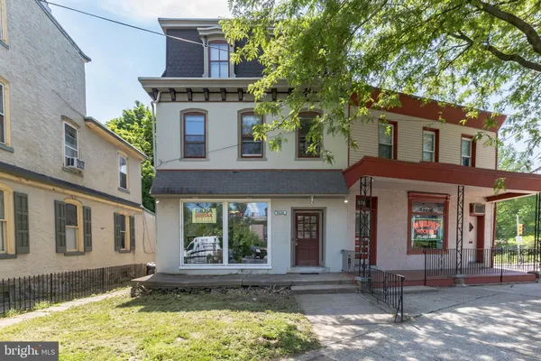 $1,700 | 6234 Ridge Avenue, Unit 2, Philadelphia, PA 19128